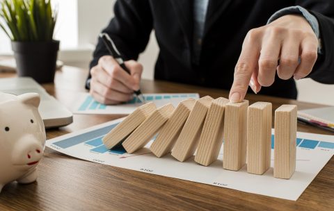 businessman-office-with-wooden-blocks